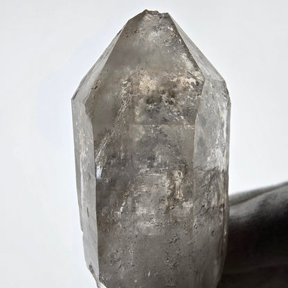 Sceptre DT en quartz fumé squelette Enhydro, poche Valentine en calcite UV, Namibie 105 x 34 x 23 mm 