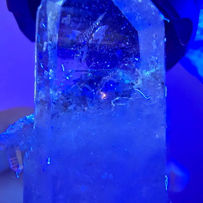 Quartz fumé squelette fantôme lémurien DT, calcite UV Valentine Pocket, Namibie 91 x 26 x 19 mm 