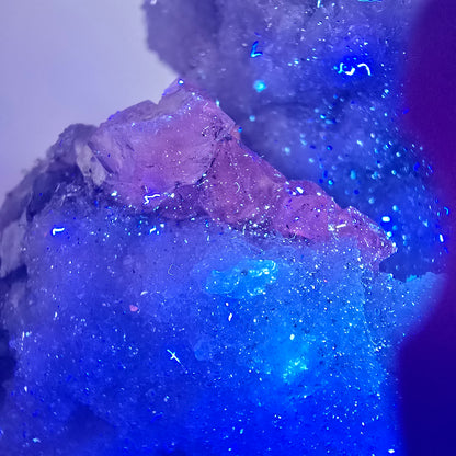 XL Phantom Smoky Quartz DT, calcite UV sur matrice Valentine Pocket, Namibie 166 x 81 x 47 mm 