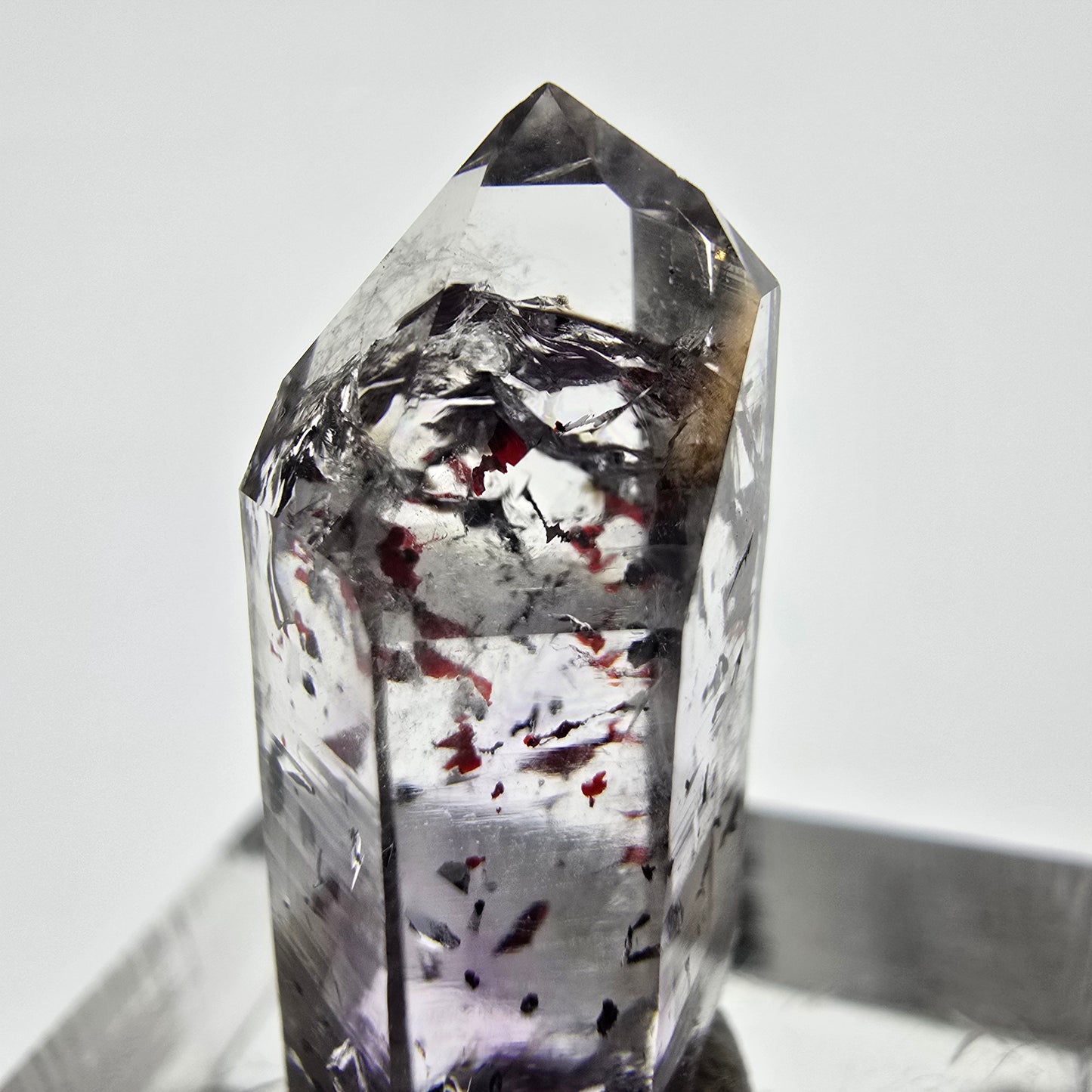 Mine d'améthyste Harlequin Phantom Point Streep, Goboboseb, Namibie, 25 x 10 x 10 mm 