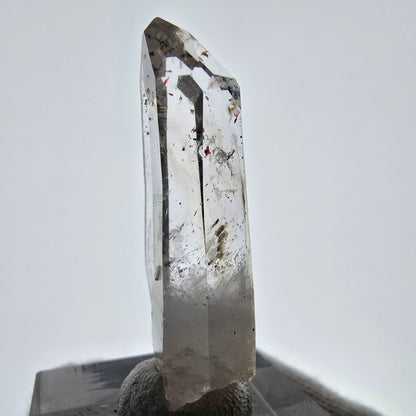 Quartz fumé fantôme Enhydro Harlequin, mine de calcite UV Streep, Namibie, 41 x 16 x 9 mm 