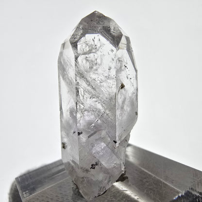 Améthyste fantôme avec épidote, mine d'hématite Streep, Goboboseb, Namibie, 34 x 17 x 16 mm 