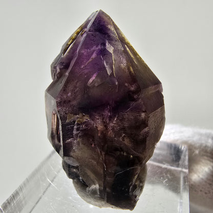 Sceptre squelette en améthyste fantôme rare, pointe Brandberg, Namibie, 30 x 24 x 20 mm 