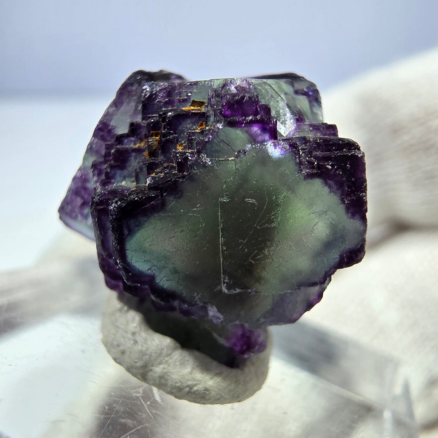 Rare spécimen de cube de fluorite fantôme, vert-violet zonal, Okorusu, Namibie, 19 x 19 x 12 mm 