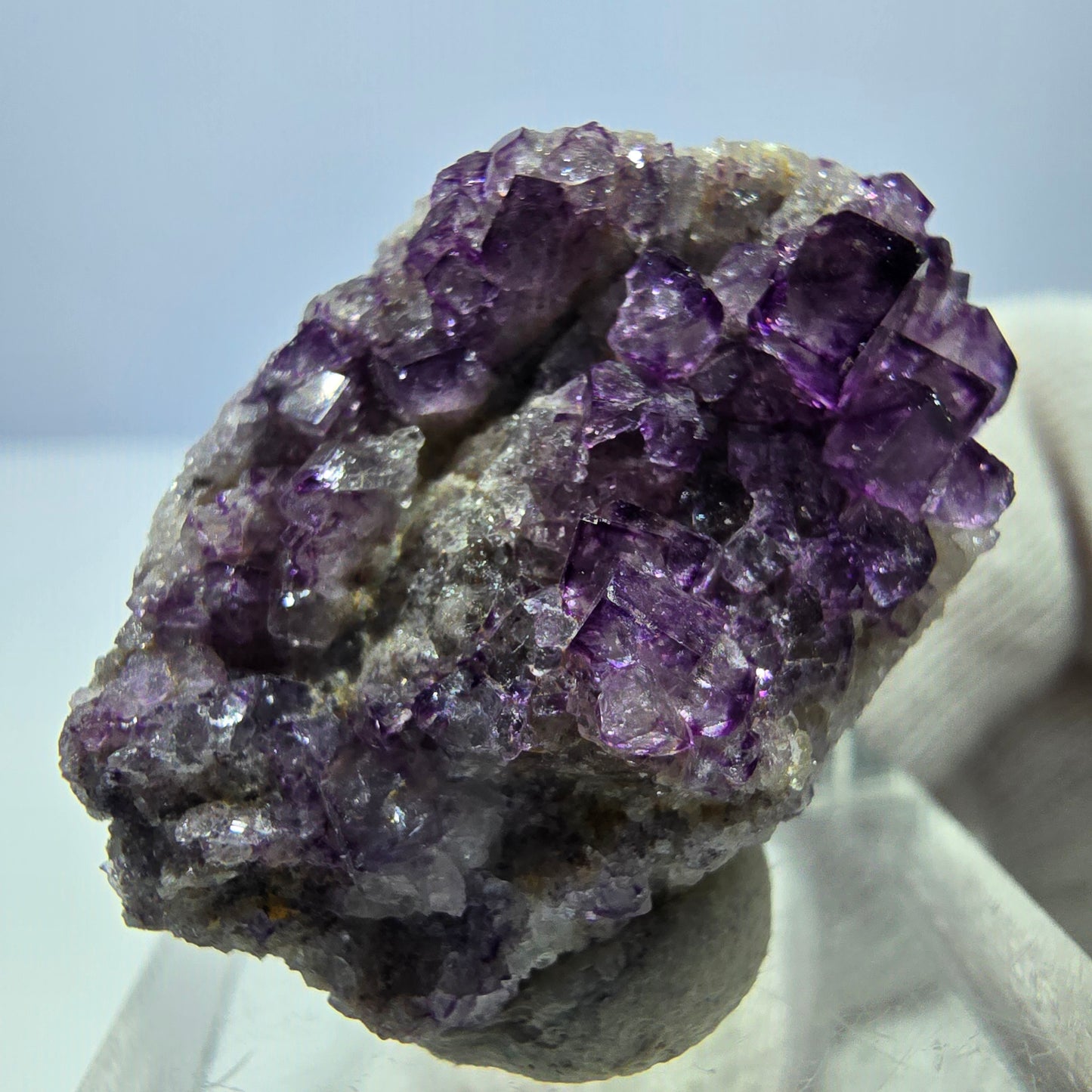 Rare spécimen de cube de fluorite fantôme violet zonal Okorusu, Namibie 31 x 20 x 11 mm 