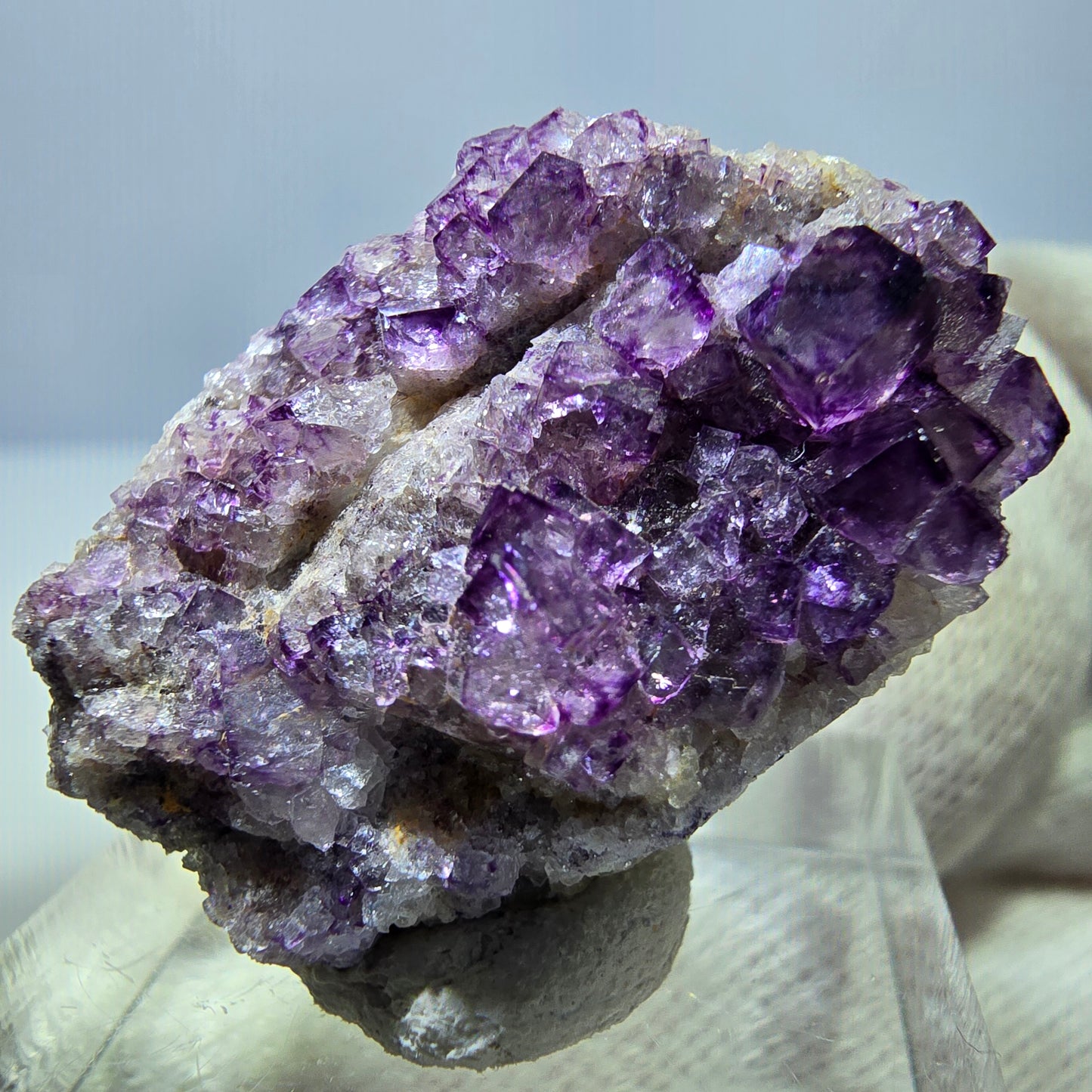 Rare spécimen de cube de fluorite fantôme violet zonal Okorusu, Namibie 31 x 20 x 11 mm 