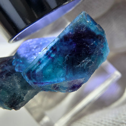 Spécimen de cube de fluorite fantôme, zonal – Nouvelle découverte ! Okorusu, Namibie, 25 x 22 x 10 mm 