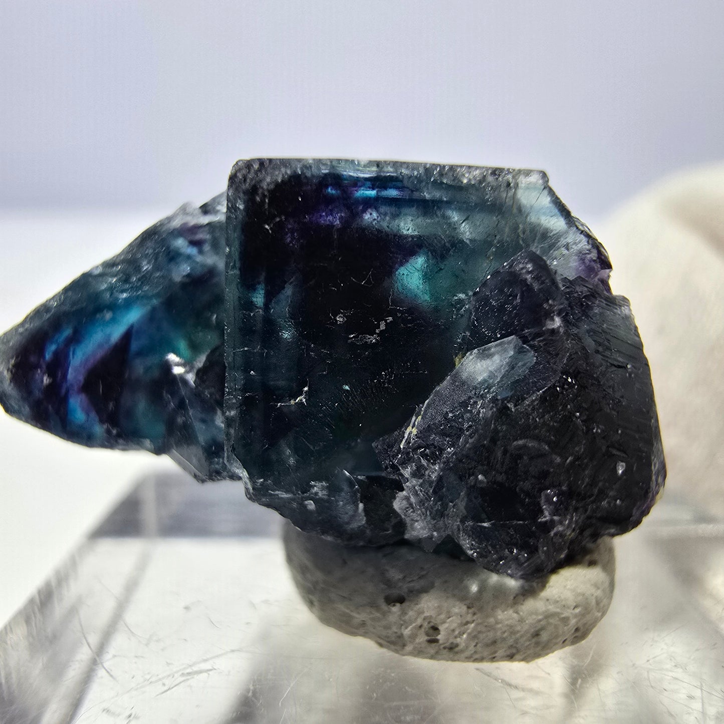 Spécimen de cube de fluorite fantôme, zonal – Nouvelle découverte ! Okorusu, Namibie, 23 x 14 x 12 mm 