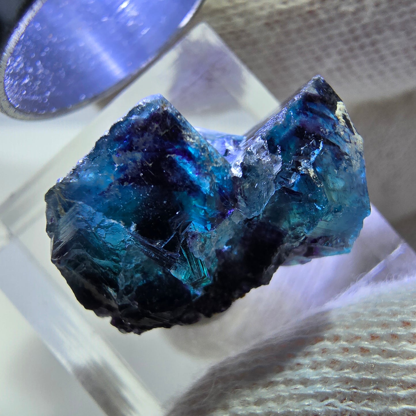 Spécimen de cube de fluorite fantôme, zonal – Nouvelle découverte ! Okorusu, Namibie, 23 x 14 x 12 mm 