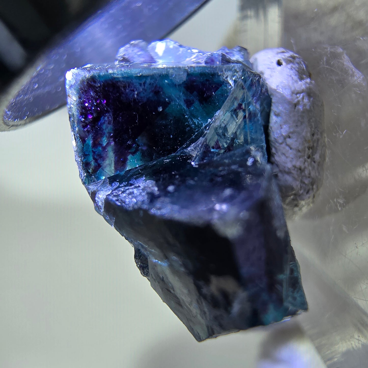 Spécimen de cube de fluorite fantôme, zonal – Nouvelle découverte ! Okorusu, Namibie, 23 x 14 x 12 mm 