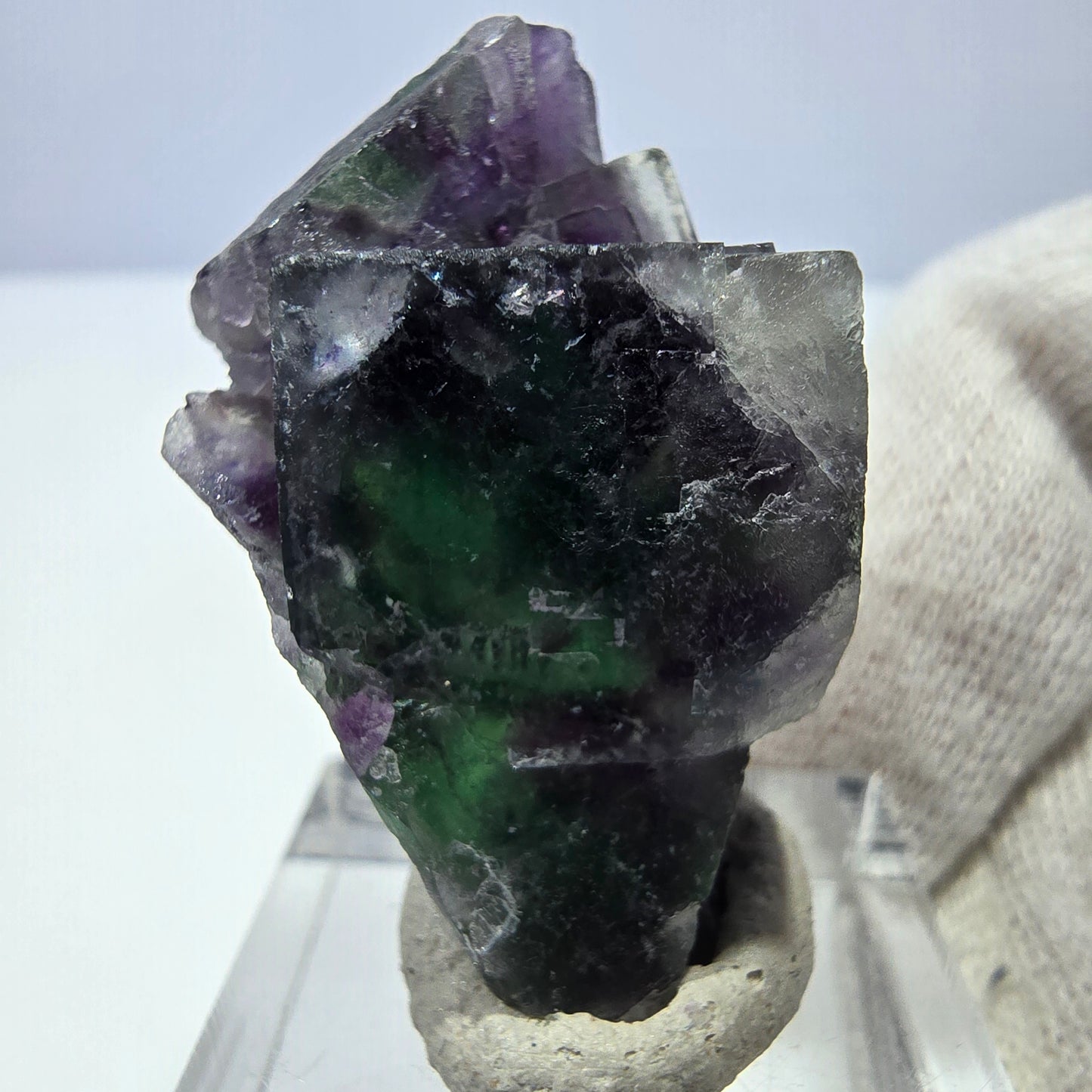 Spécimen rare de cube de fluorite fantôme, vert zonal et violet, Okorusu, Namibie, 40 x 23 x 18 mm 