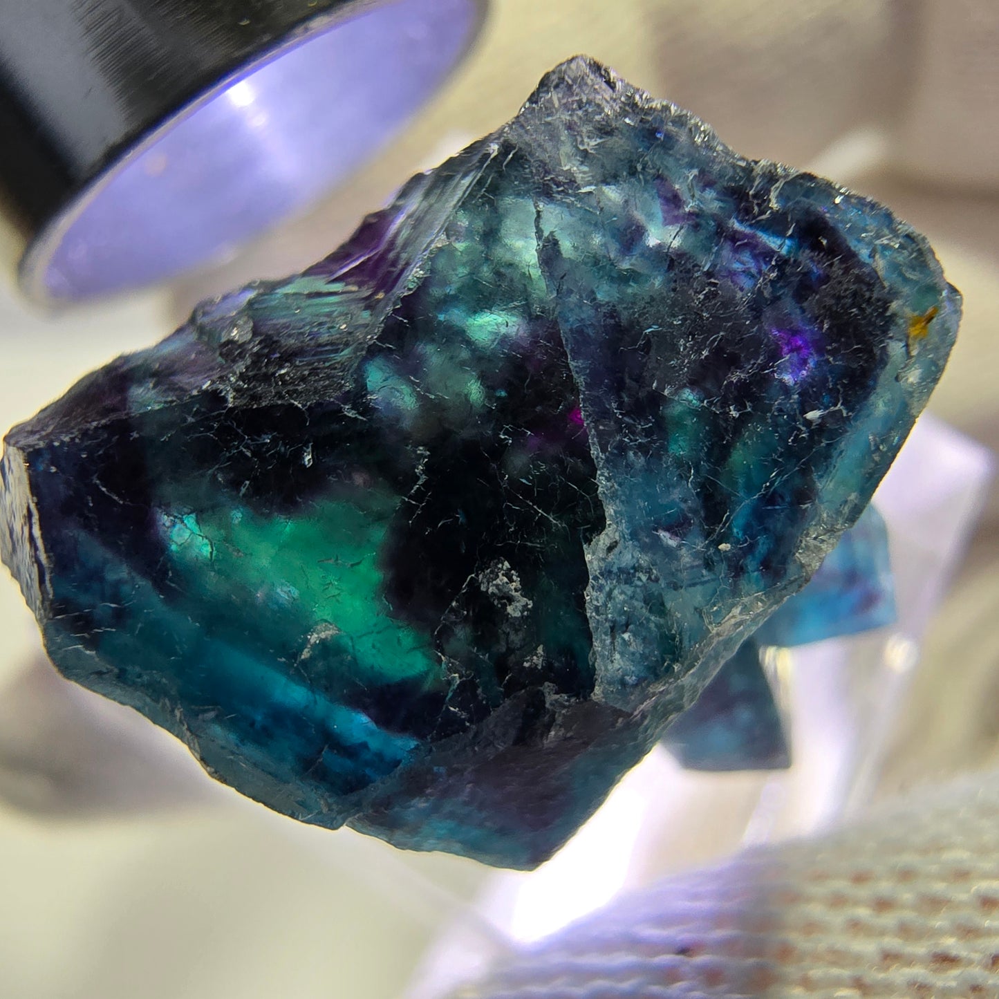 Spécimen de cube de fluorite fantôme, zonal – Nouvelle découverte ! Okorusu, Namibie, 27 x 22 x 15 mm 