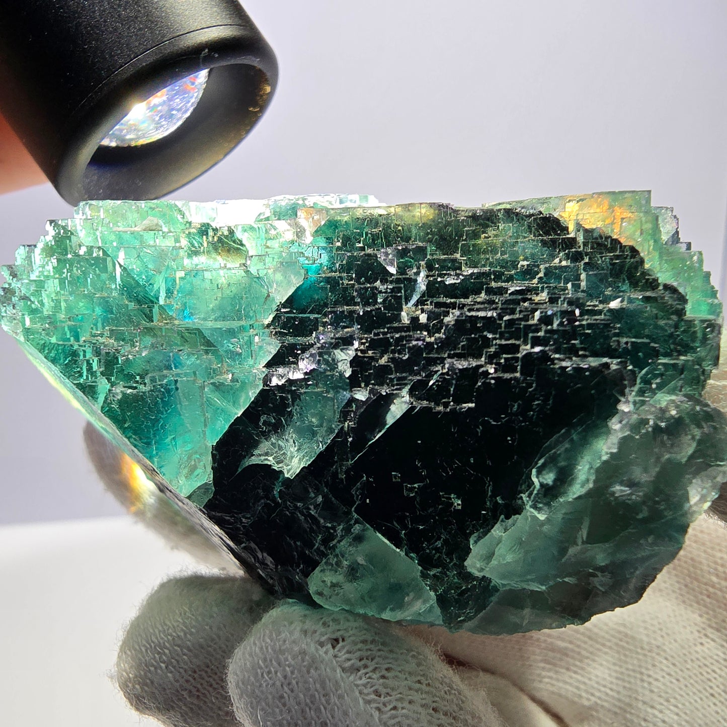 Grand cube de fluorite fantôme étagé, vert-brun, Okorusu, Namibie, 83 x 70 x 45 mm 
