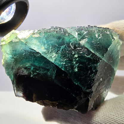 Grand cube de fluorite fantôme étagé, vert-brun, Okorusu, Namibie, 83 x 70 x 45 mm 