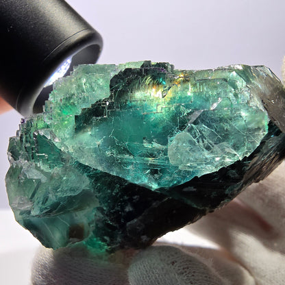 Grand cube de fluorite fantôme étagé, vert-brun, Okorusu, Namibie, 83 x 70 x 45 mm 