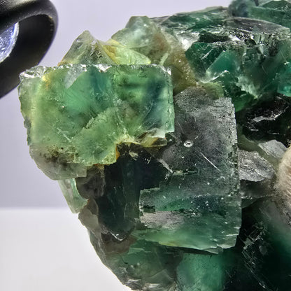 Grand spécimen de cube de fluorite fantôme, vert parqueté Okorusu, Namibie 84*80*40 mm 