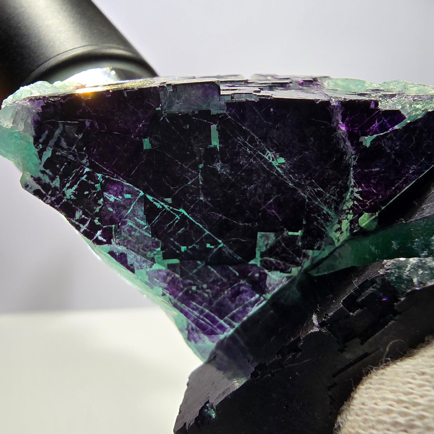 Grand spécimen de cube de fluorite fantôme vert violet zonal 11:11 Angel Pocket, Namibie 103*61*33mm 
