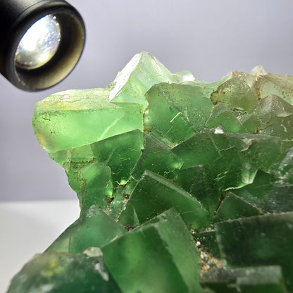Grand cube de fluorite fantôme étagé, vert Okorusu Namibie 100*74*22mm 