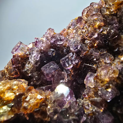 Grand spécimen de cube de fluorite fantôme, vert, jaune, violet, Okorusu, Namibie, 110 x 66 x 50 mm 