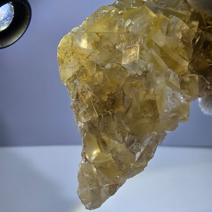 Grand spécimen de cube de fluorite fantôme, poche jaune miel, Okorusu, Namibie, 124 x 48 x 26 mm 