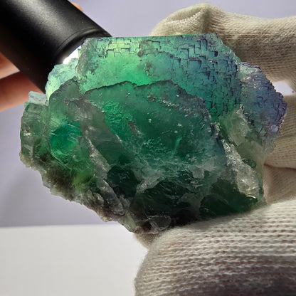 Grand spécimen de cube de fluorite fantôme, parqueté zonal Okorusu Namibie 69*58*33mm 