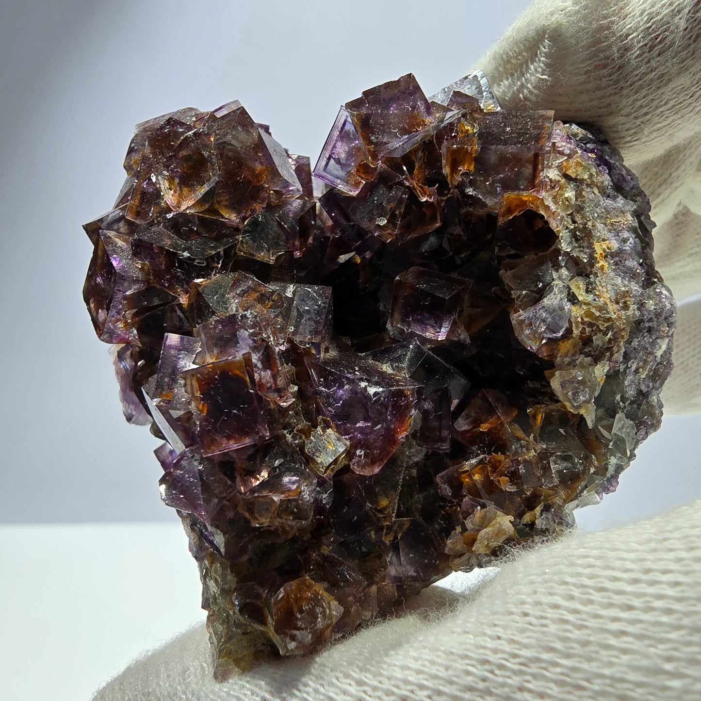 Rare spécimen de cube de fluorite fantôme, violet jaune Okorusu Namibie 63*59*34mm 