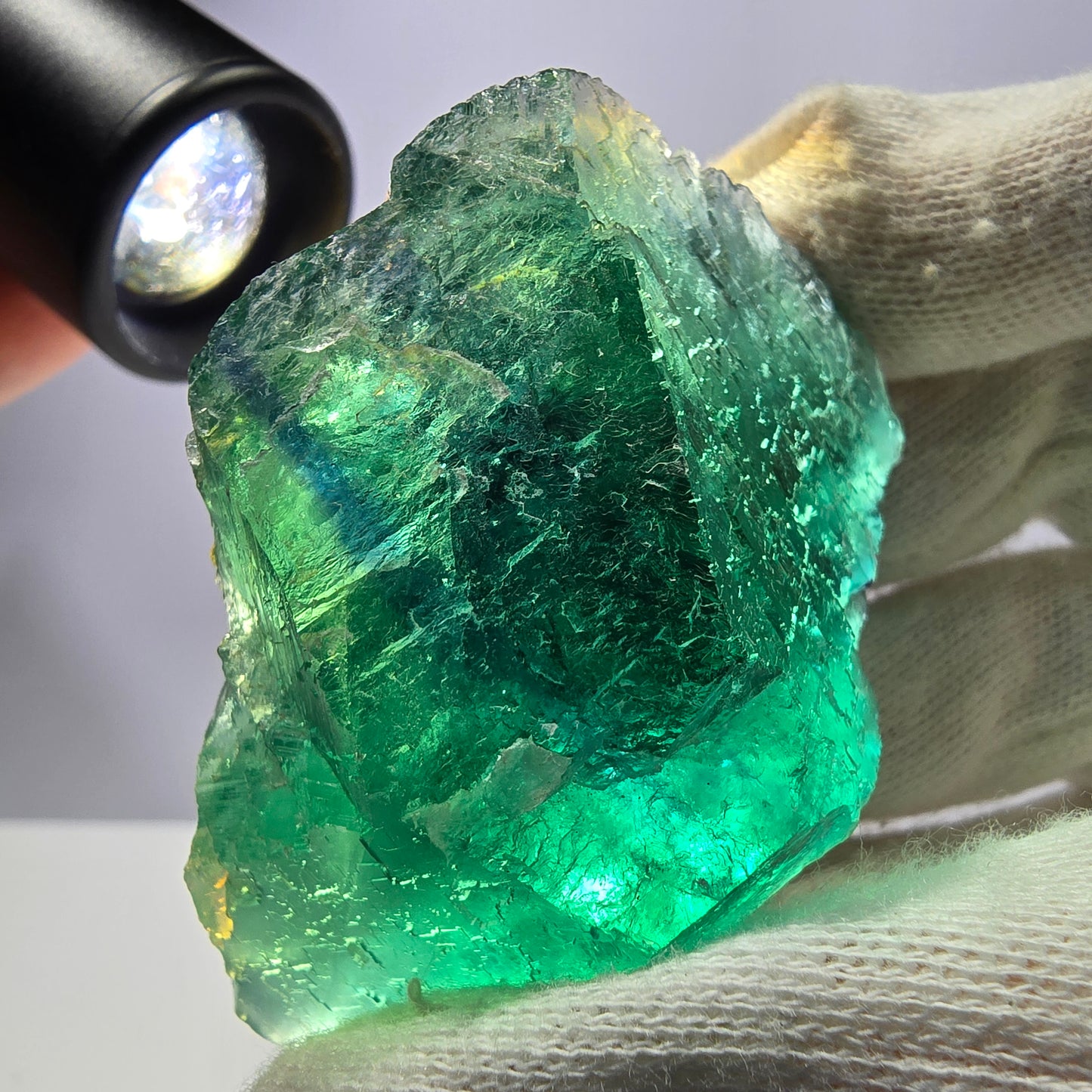 Cube de fluorite fantôme transparent vert à gradins Okorusu Namibie 67 x 43 x 34 mm