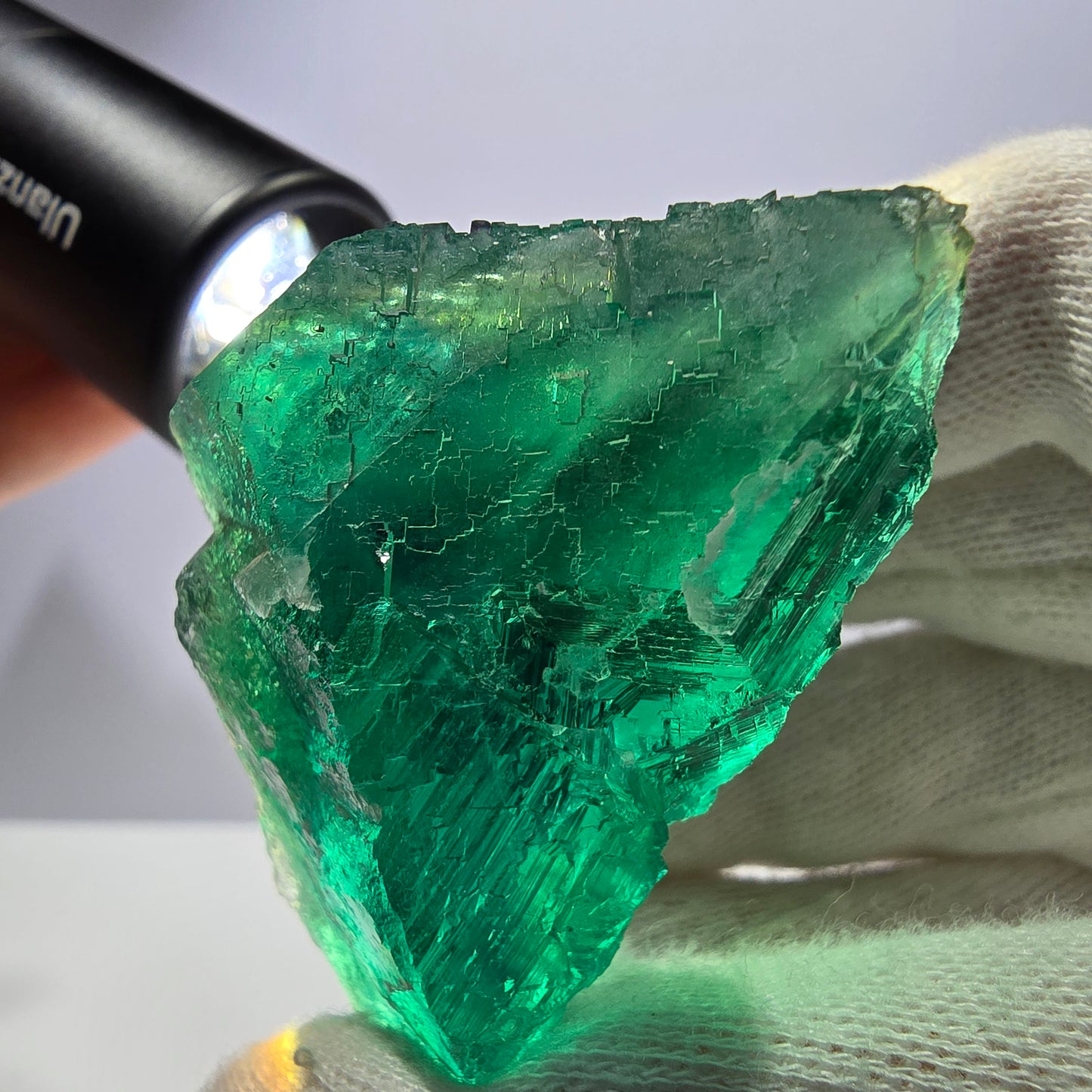 Cube de fluorite fantôme transparent vert à gradins Okorusu Namibie 67 x 43 x 34 mm