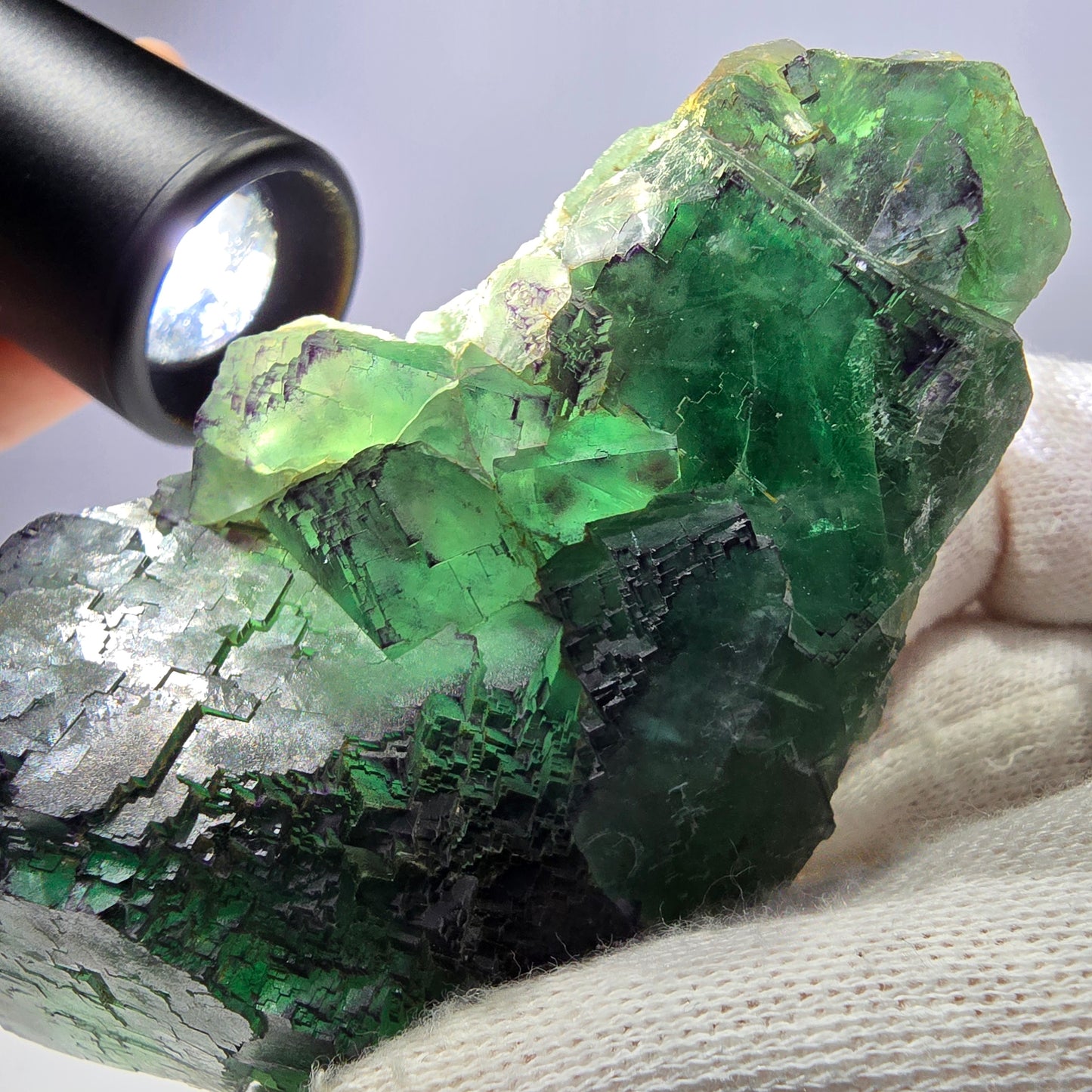 Spécimen de cube de fluorite fantôme transparent, parqueté, zonal, Okorusu, Namibie, 92 x 51 x 28 mm 