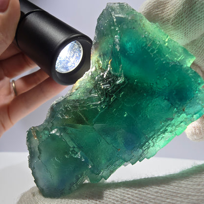 Rare spécimen de cube de fluorite fantôme, parqueté vert Okorusu, Namibie, 80 x 50 x 37 mm 