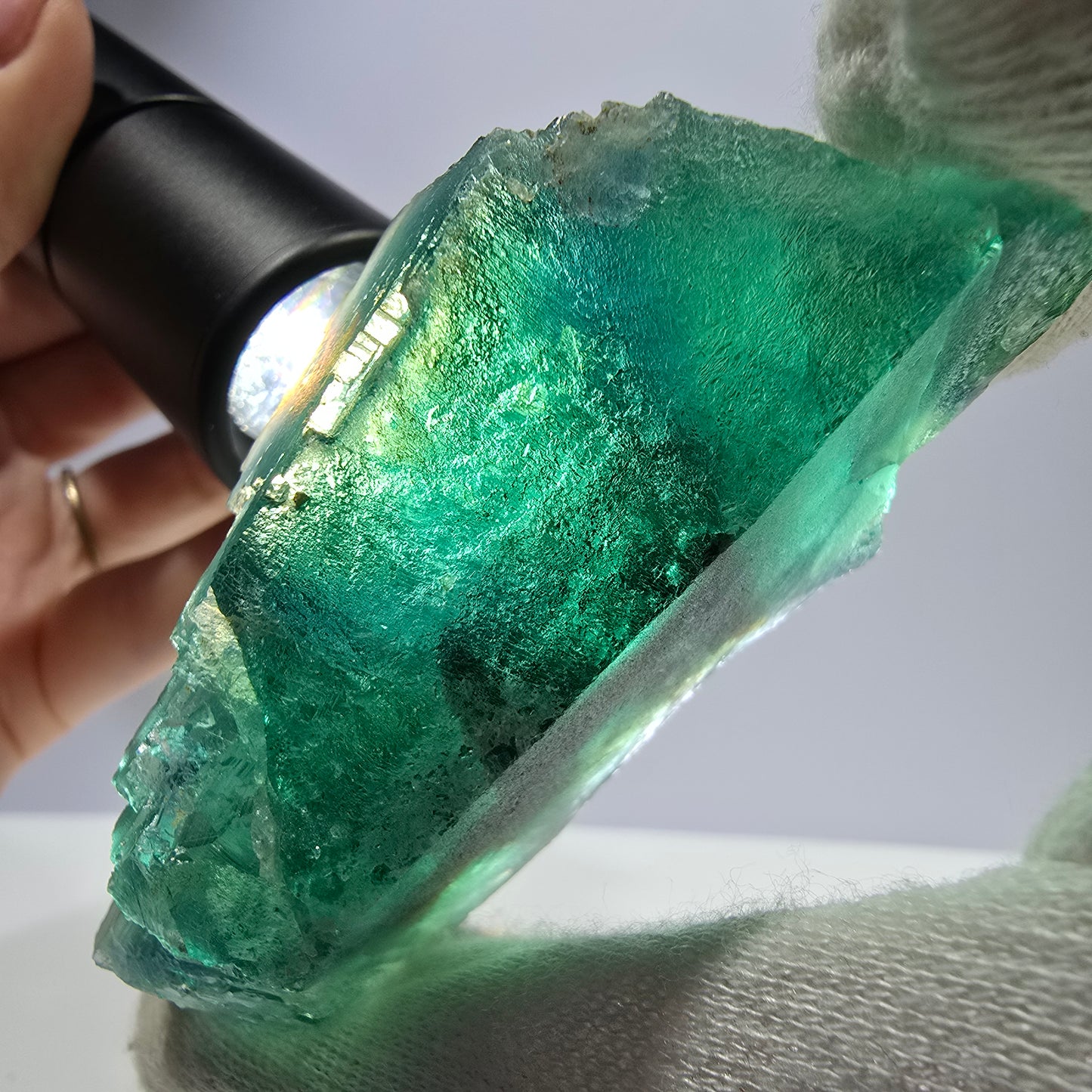 Rare spécimen de cube de fluorite fantôme, parqueté vert Okorusu, Namibie, 80 x 50 x 37 mm 
