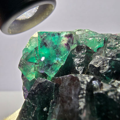 Rare spécimen de cube de fluorite fantôme, parqueté zonal Okorusu Namibie 73 x 44 x 33 mm 