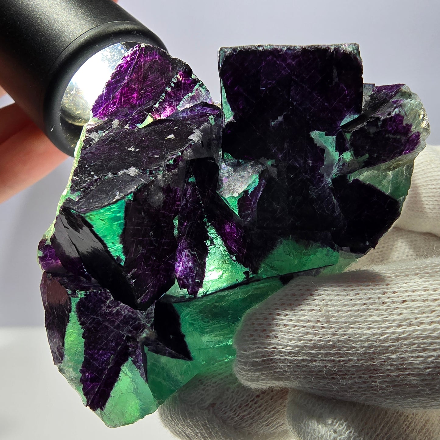 Spécimen de cube de fluorite fantôme vert violet zonal 11:11 Angel Pocket, Namibie 67*52*25mm 