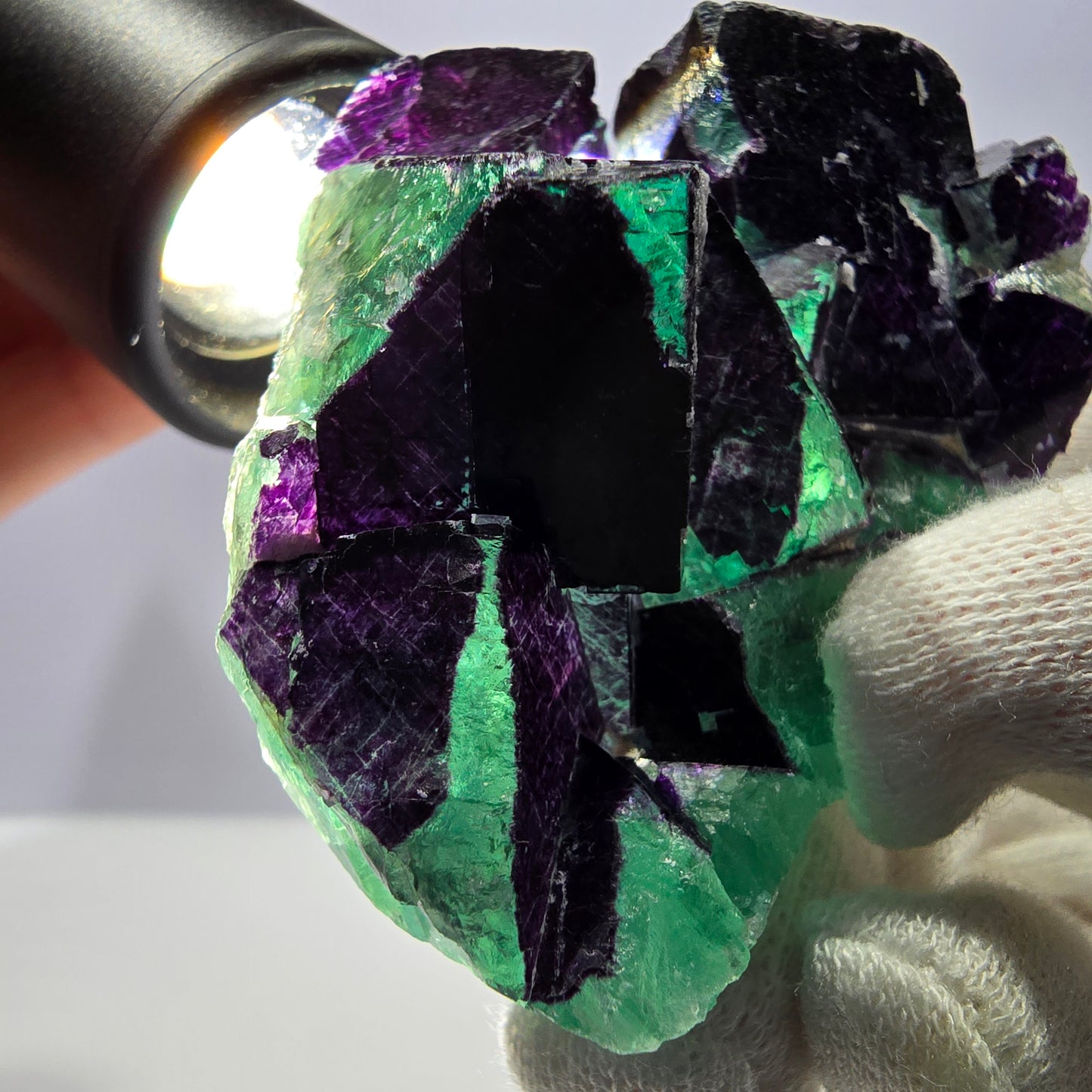 Spécimen de cube de fluorite fantôme vert violet zonal 11:11 Angel Pocket, Namibie 67*52*25mm 