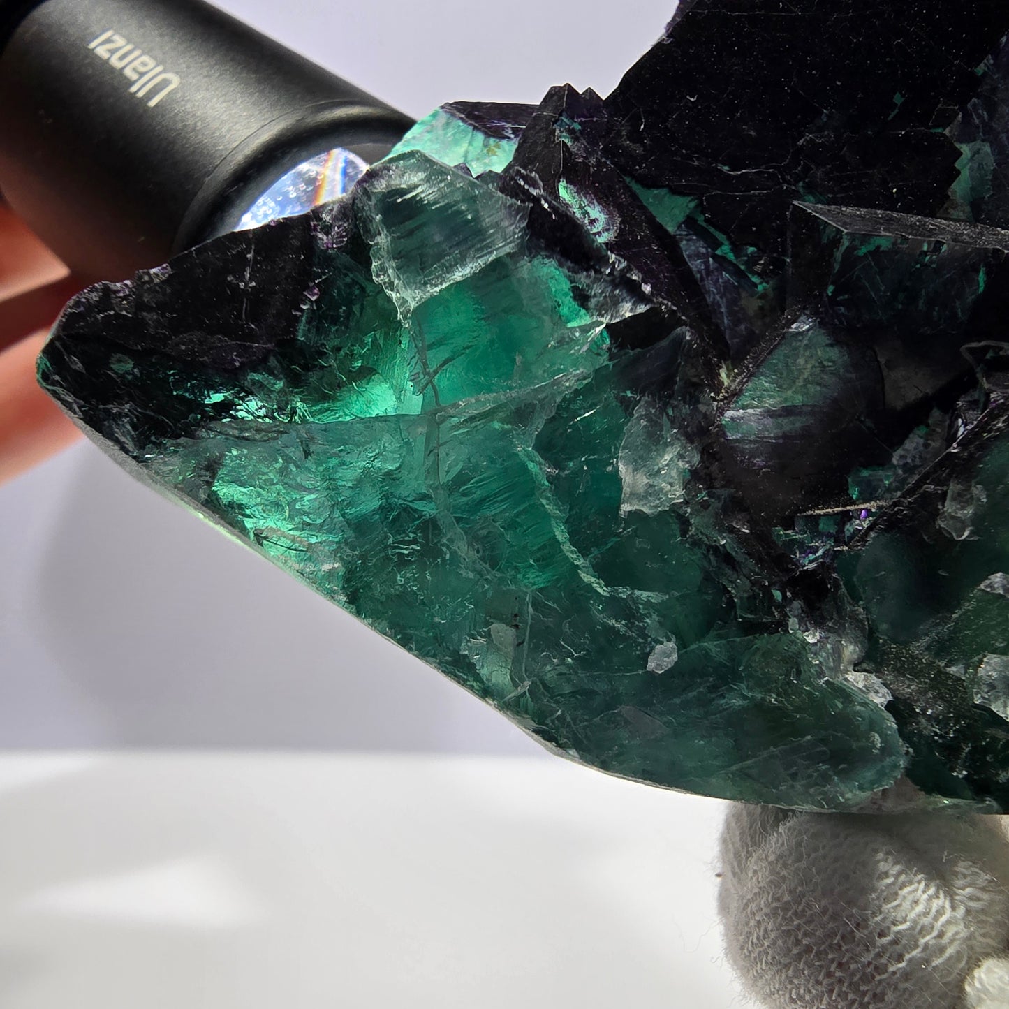 Spécimen de cube de fluorite fantôme vert violet zonal 11:11 Angel Pocket, Namibie 76*56*27mm 