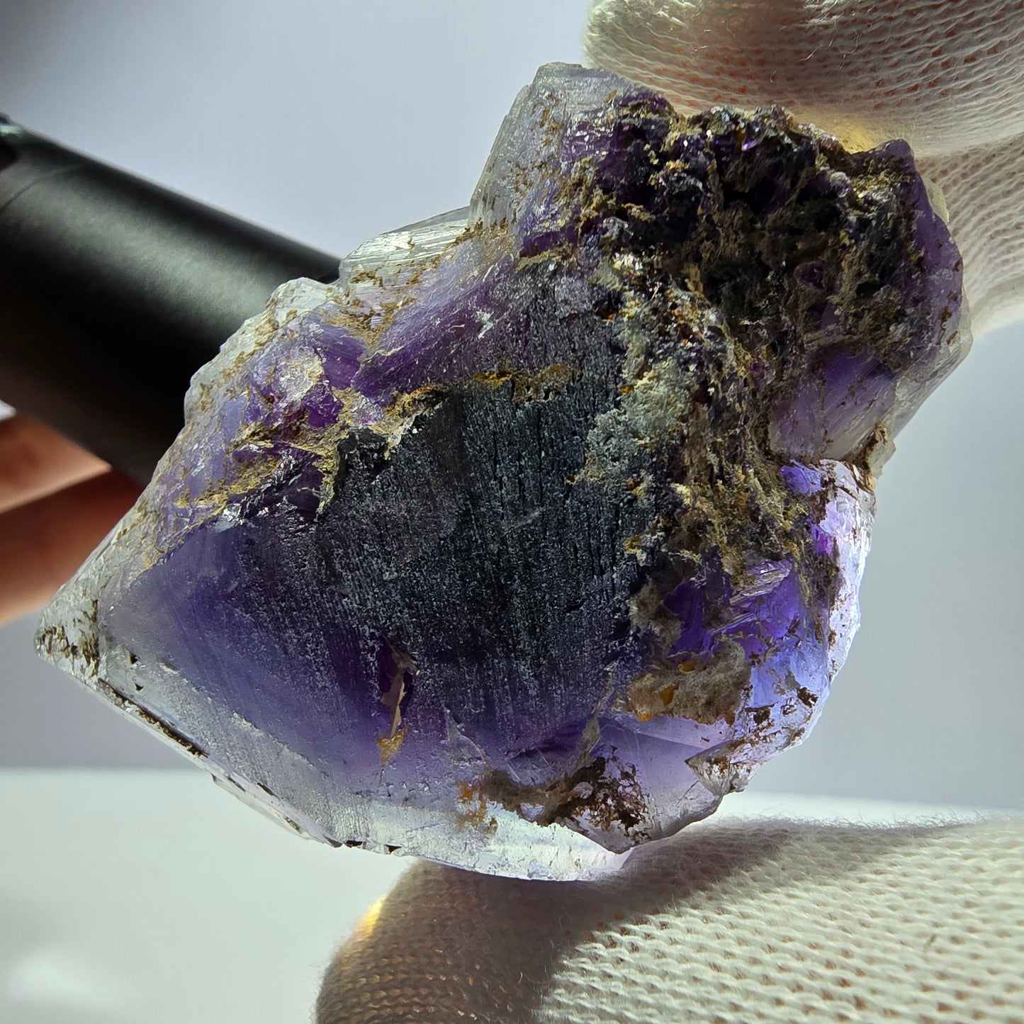 Rare spécimen de cube de fluorite fantôme, bleu-violet Okorusu Namibie 66 x 43 x 32 mm 
