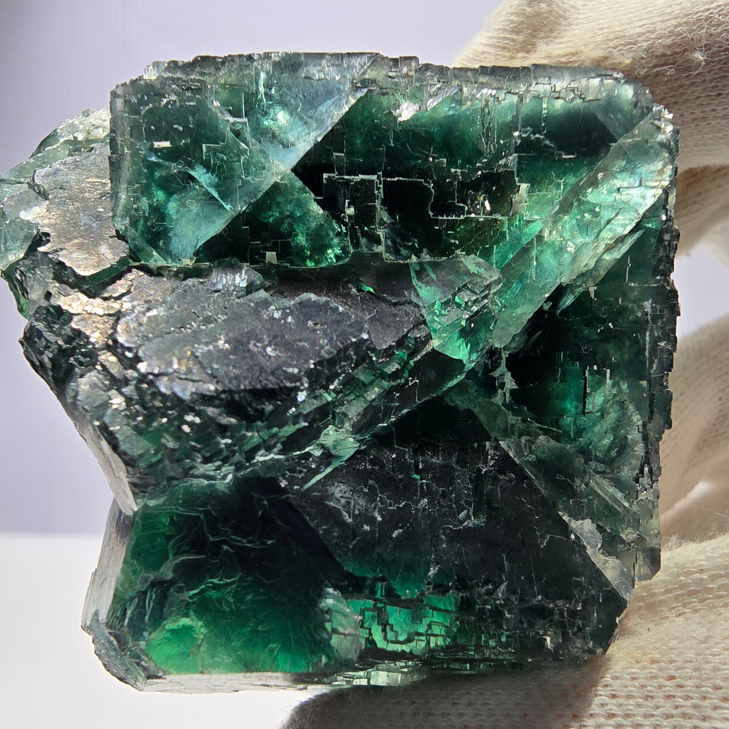 Cube de fluorite fantôme parqueté vert violet Okorusu Namibie 65*61*37mm 