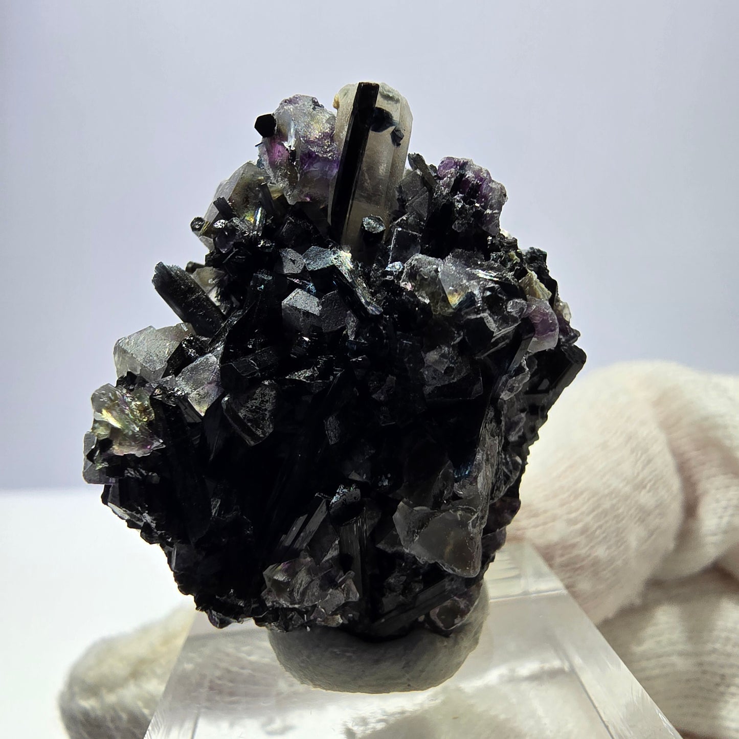 Spécimen de fluorite fantôme colorée, tourmaline scholle, muscovite, Erongo, Namibie, 28 x 30 x 19 mm 