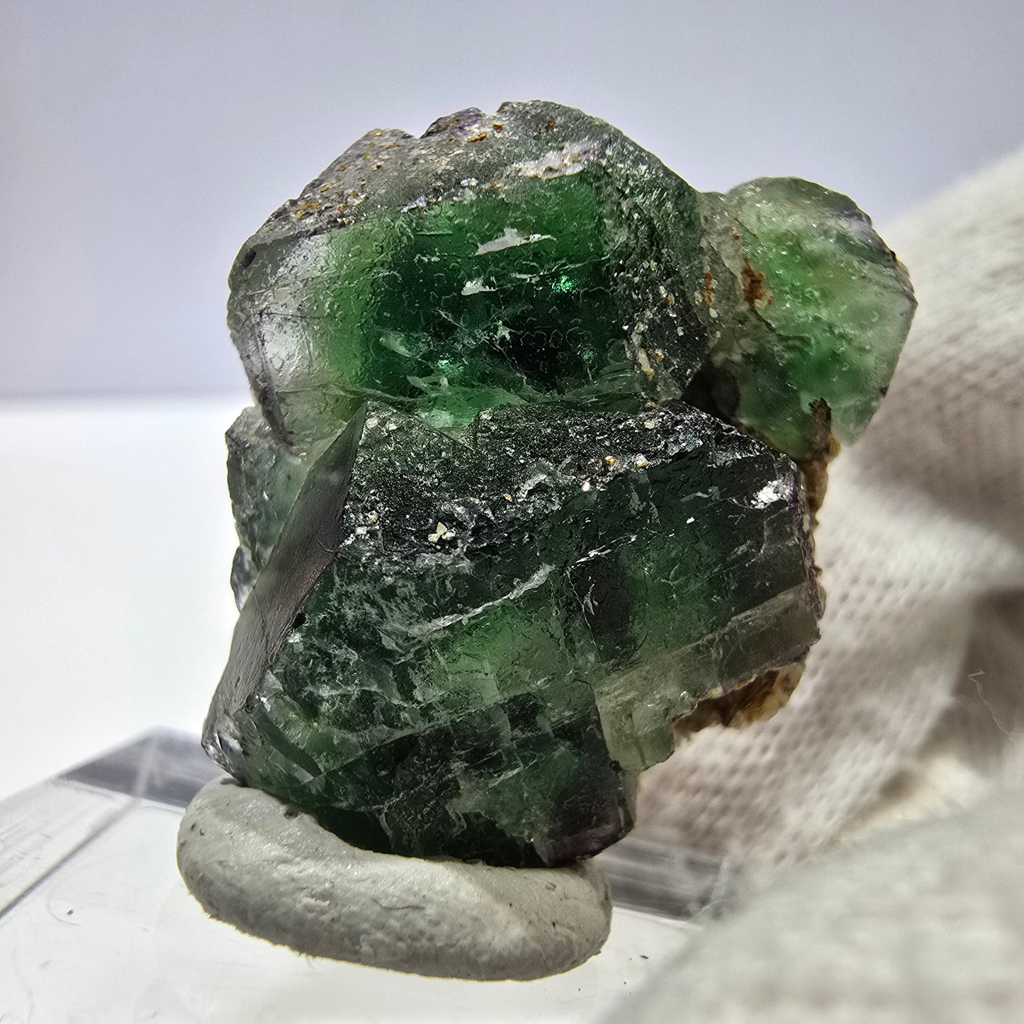 Cube de fluorite fantôme zonal, tourmaline muscovite Schorl Erongo Namibie 26 x 23 x 15 mm 