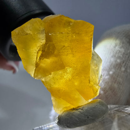 Spécimen de cube de fluorite fantôme, vert-jaune, Okorusu, Namibie, 30 x 20 x 16 mm 