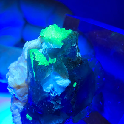 Cube de fluorite fantôme, muscovite et hyalite, spécimen d'Erongo, Namibie, 29 x 22 x 15 mm 