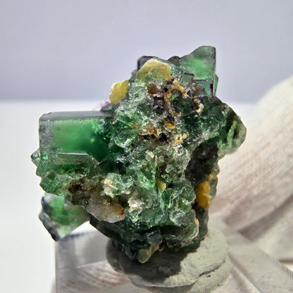 Spécimen de cube de fluorite fantôme zonal, de muscovite et de tourmaline Schorl, Erongo, Namibie, 27 x 25 x 24 mm 