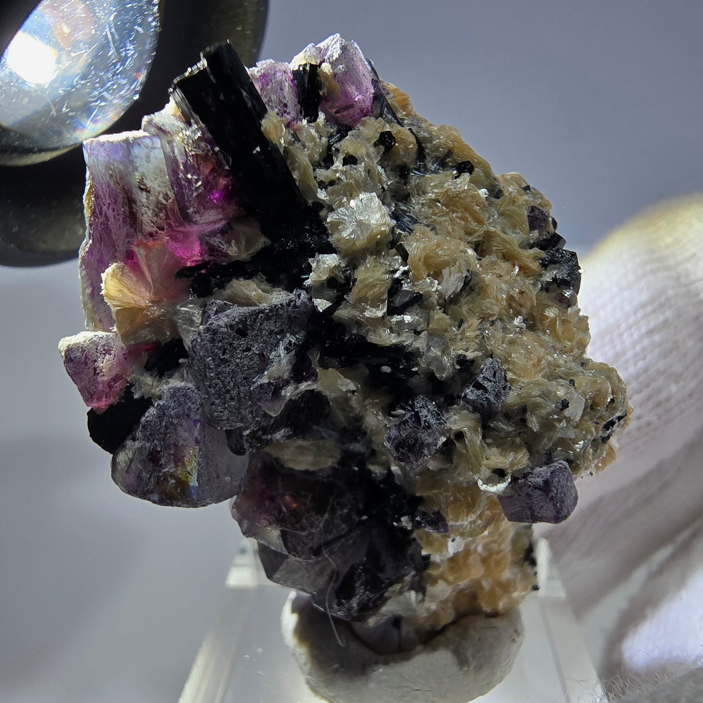 Spécimen de fluorite fantôme colorée et de tourmaline scholle muscovite, Erongo, Namibie, 44 x 29 x 22 mm 