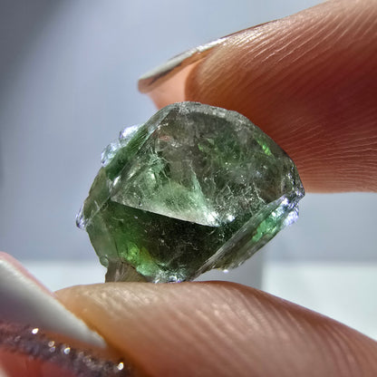 Lot de 16 fluorites fantômes, hyalites, tourmalines Schörl, muscovites, Erongo, Namibie 