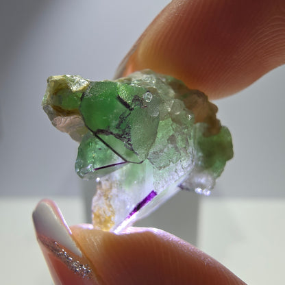 Lot de 16 fluorites fantômes, hyalites, tourmalines Schörl, muscovites, Erongo, Namibie 