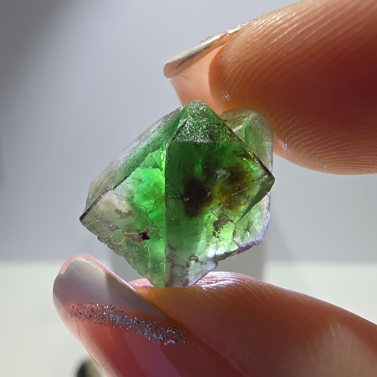 Lot de 16 fluorites fantômes, hyalites, tourmalines Schörl, muscovites, Erongo, Namibie 