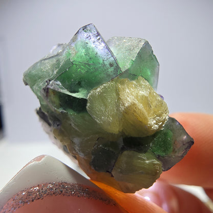 Lot de 16 fluorites fantômes, hyalites, tourmalines Schörl, muscovites, marches d'Erongo, Namibie 