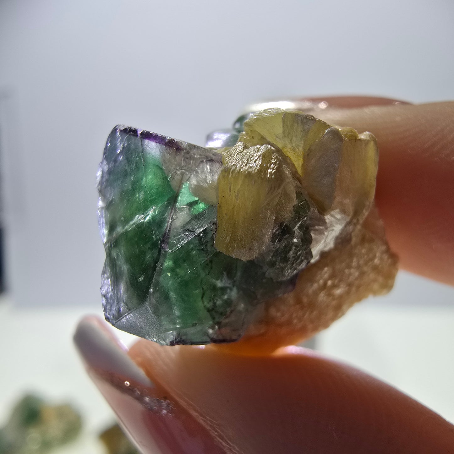 Lot de 16 tourmalines Schörl, fluorite fantôme, hyalite, stade muscovite, Erongo, Namibie 