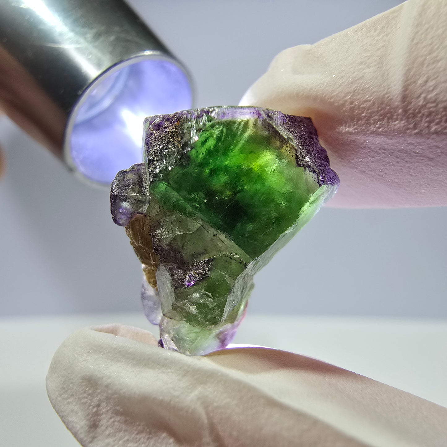 Cube de fluorite fantôme, zonal, spécimen de muscovite, Erongo, Namibie, 24 x 17 x 12 mm 