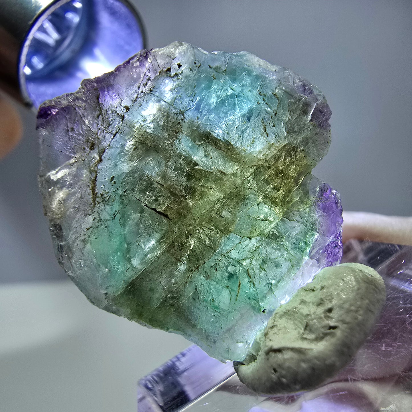 Cube hexagonal de fluorite fantôme, spécimen zonal, Erongo, Namibie, 27 x 24 x 9 mm 